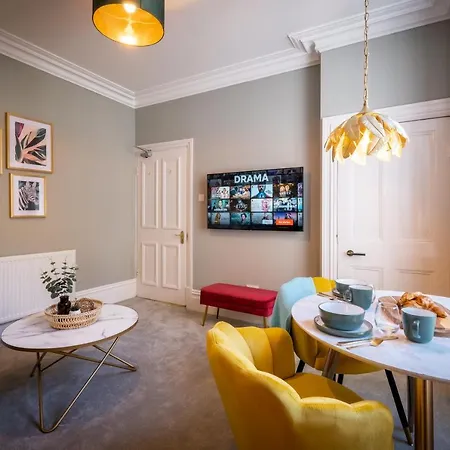 Mulberry Apartment *