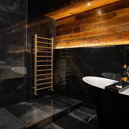 Mulberry Apartment *